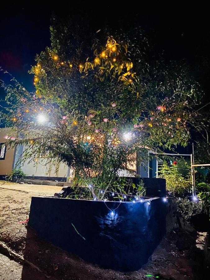 Misty Moon Home Stay Ідуккі Екстер'єр фото